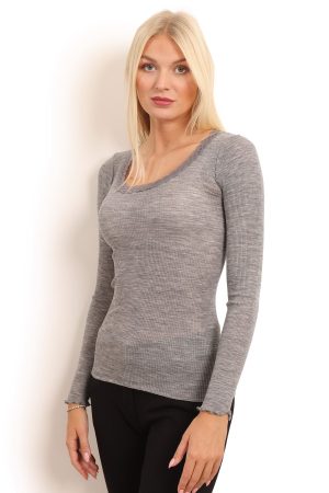 Uld bluse i grå med fin blondedetalje style 5553