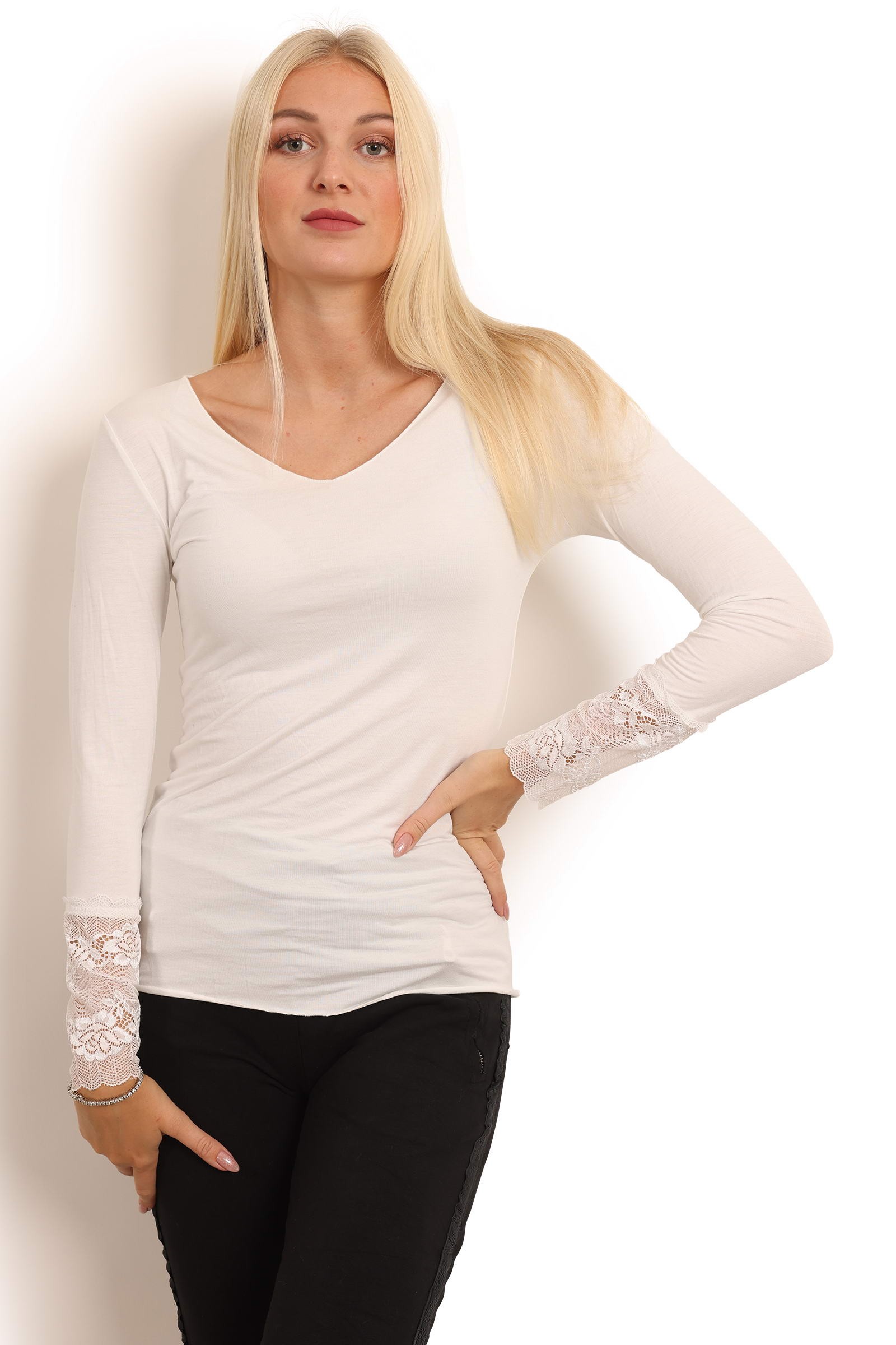 Bluse i hvid med blondedetalje style 6065